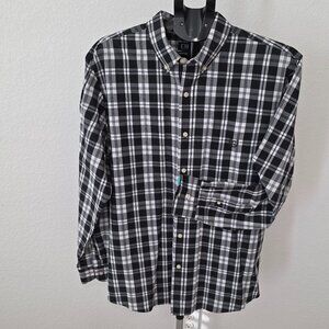CHAPS MENS XL EASY CARE BLACK AND WHITE PLAID LONG SLEEVE SHIRT